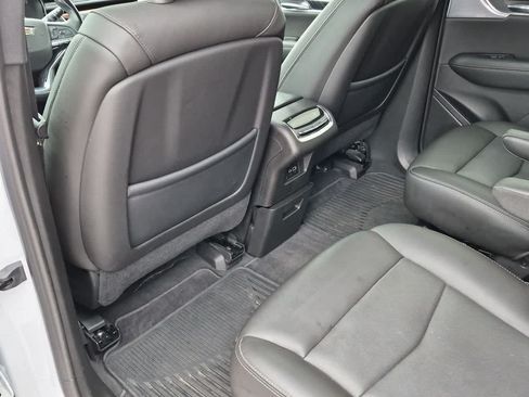 Used 2024 Cadillac XT6 Premium Luxury AWD/4WD image 18