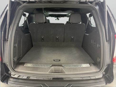 Used 2021 GMC Yukon XL Denali w/ Denali Premium Package image 8