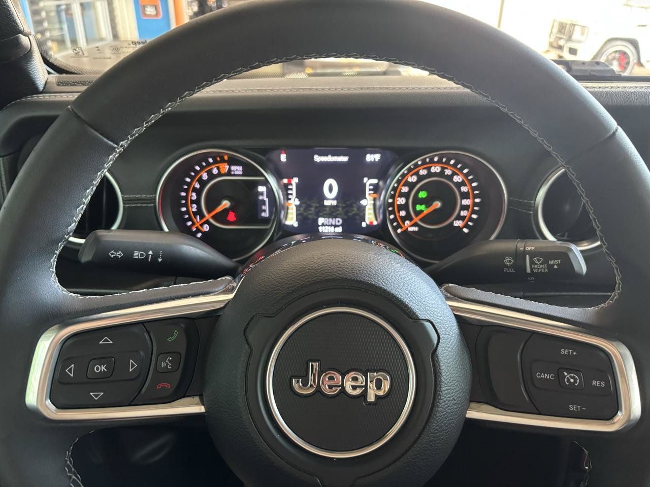 Used 2023 Jeep Gladiator Overland AWD/4WD image 15