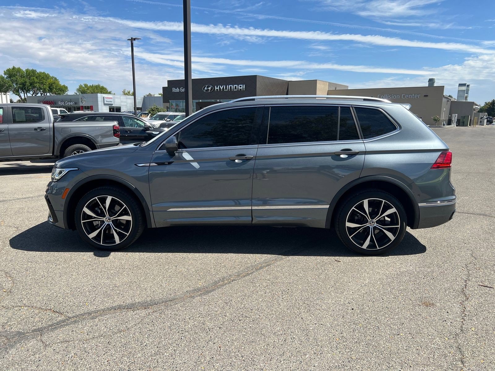 Used 2022 Volkswagen Tiguan SEL R-Line AWD/4WD image 7