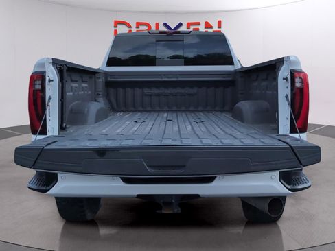 Used 2024 GMC Sierra 3500 Denali Ultimate image 9