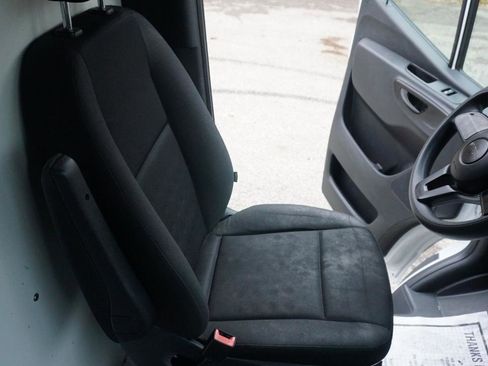 Used 2019 Freightliner Sprinter 170 RWD image 19