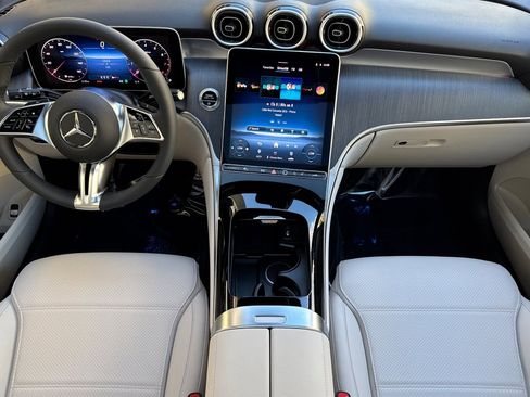 New 2026 Mercedes-Benz GLC 300 image 3