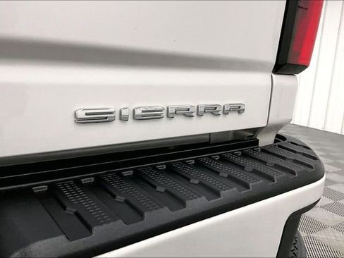 Used 2024 GMC Sierra 3500 Denali w/ Denali Reserve Package AWD/4WD image 9
