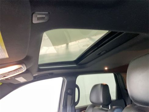 Used 2022 Jeep Grand Cherokee Laredo X image 43