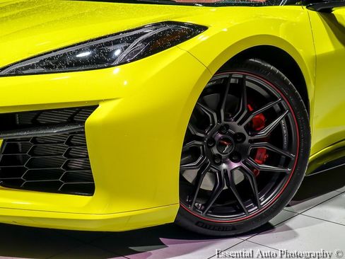 Used 2024 Chevrolet Corvette Z06 RWD image 5