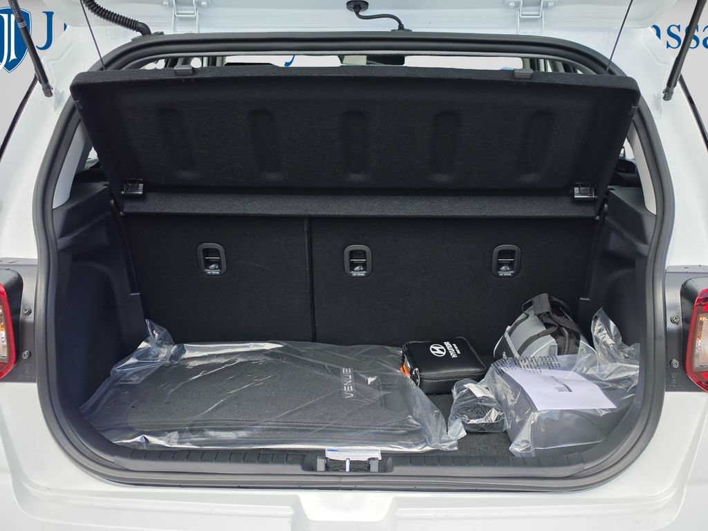 New 2026 Hyundai Venue SEL FWD image 13