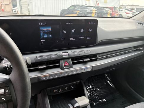 Used 2025 Kia K4 FWD image 17