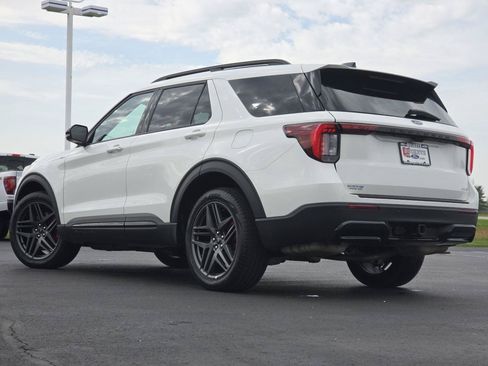 Used 2025 Ford Explorer ST-Line w/ ST-Line Street Pack AWD/4WD image 15
