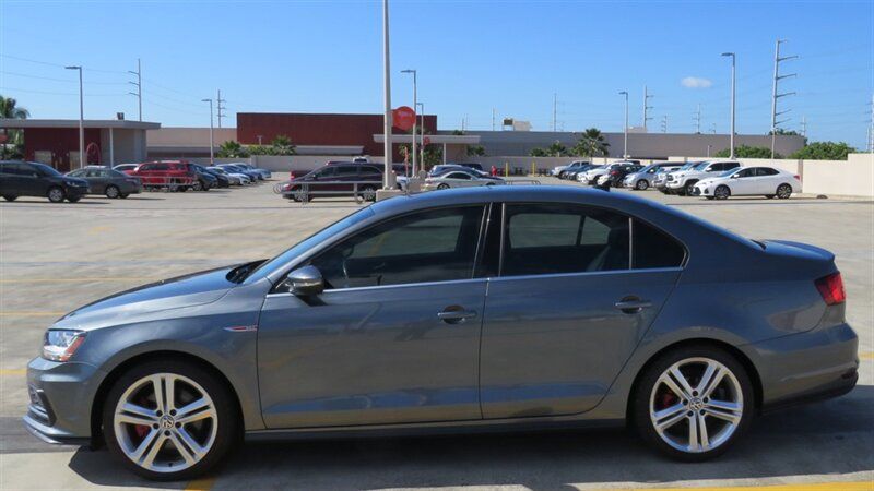 Used 2017 Volkswagen Jetta GLI FWD image 2