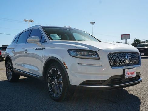 Used 2022 Lincoln Nautilus Reserve image 3