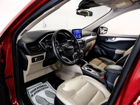 Used 2020 Ford Escape SEL image 3