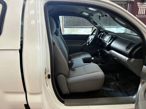 Used 2014 Toyota Tacoma 2WD Regular Cab image 19
