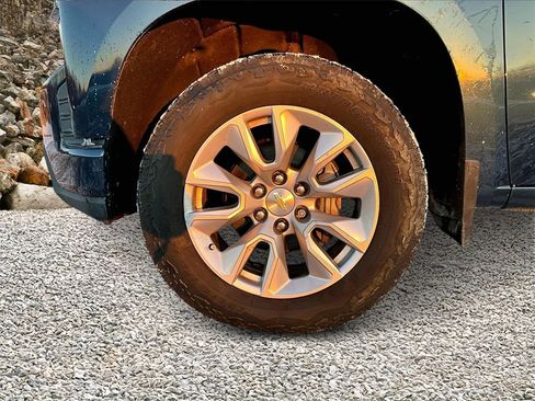 Used 2020 Chevrolet Silverado 1500 Custom w/ Custom Value Package image 9