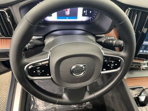 Used 2024 Volvo XC60 B5 Plus w/ Climate Package AWD/4WD image 21