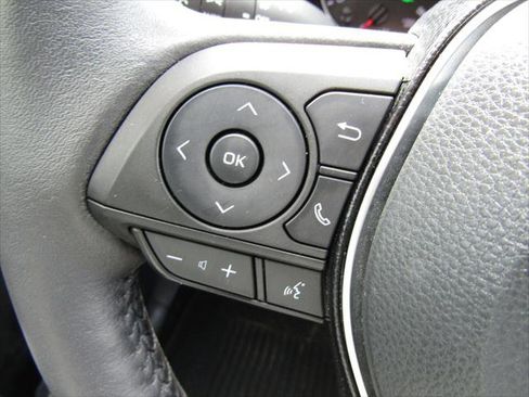 Certified 2021 Toyota RAV4 XLE Premium image 17