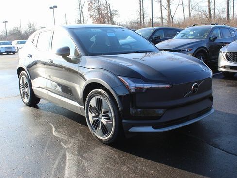 New 2026 Volvo EX30 Cross Country Ultra image 1