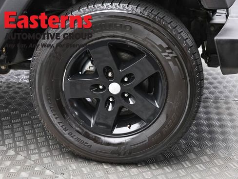 Used 2016 Jeep Wrangler Unlimited Sport w/ Quick Order Package 24S AWD/4WD image 32