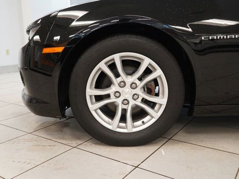 Used 2015 Chevrolet Camaro LT RWD image 15
