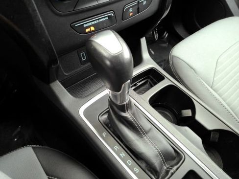 Used 2017 Ford Escape SE w/ SE Sport Appearance Package image 42