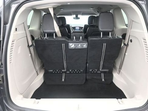 Used 2017 Chrysler Pacifica Touring-L Plus w/ Tire & Wheel Group FWD image 36