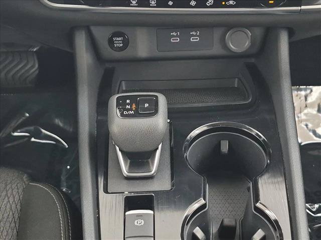 Used 2025 Nissan Rogue SV FWD image 12