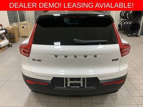Used 2026 Volvo XC40 B5 Ultra w/ Climate Package image 5