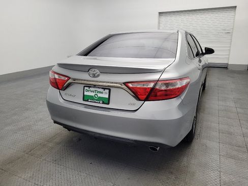 Used 2016 Toyota Camry SE image 7