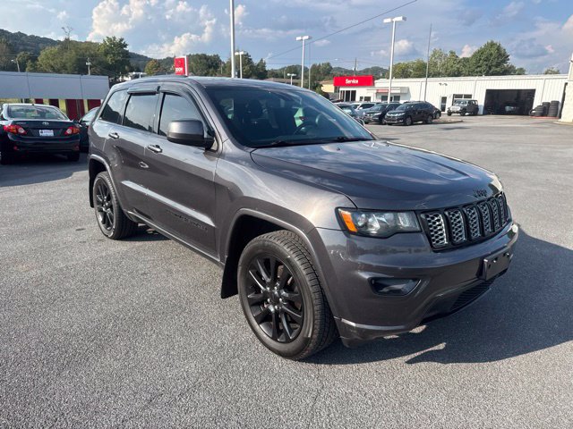 Used 2019 Jeep Grand Cherokee Altitude AWD/4WD image 2