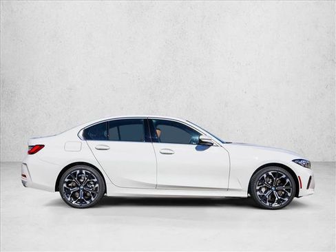 Certified 2025 BMW 330i xDrive 330i xDrive w/ Convenience Package image 4