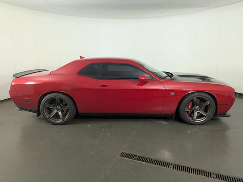 Used 2016 Dodge Challenger SRT Hellcat RWD image 8