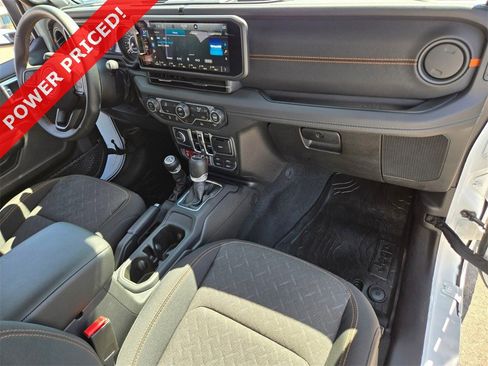 Used 2024 Jeep Gladiator Mojave image 19