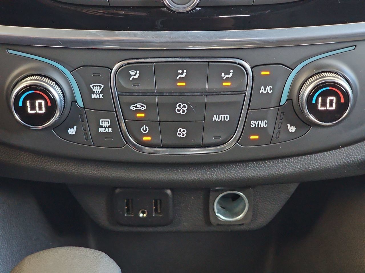 Certified 2023 Chevrolet Traverse LT FWD image 27