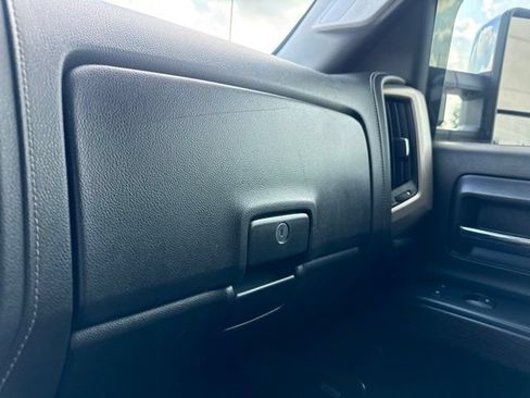 Used 2017 GMC Sierra 2500 Denali w/ Duramax Plus Package AWD/4WD image 36