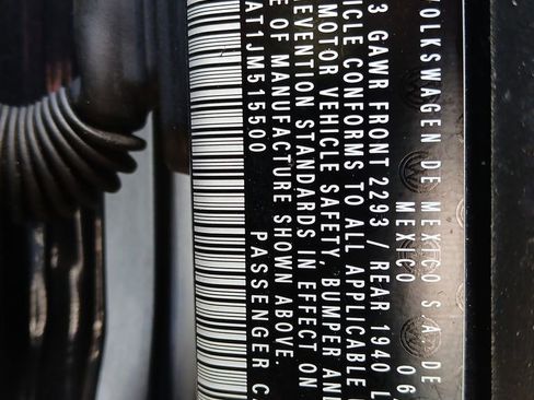 Used 2018 Volkswagen Beetle 2.0T S image 27