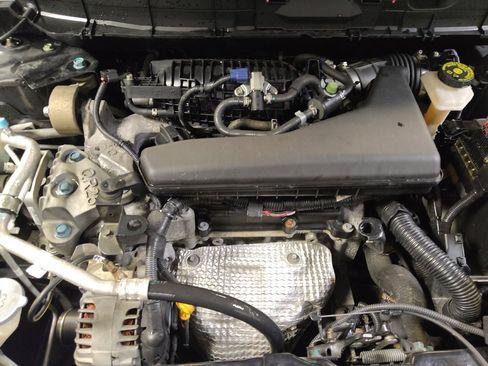 Used 2018 Nissan Rogue SV FWD image 30