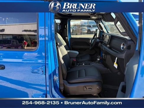 New 2026 Jeep Gladiator Sport image 15