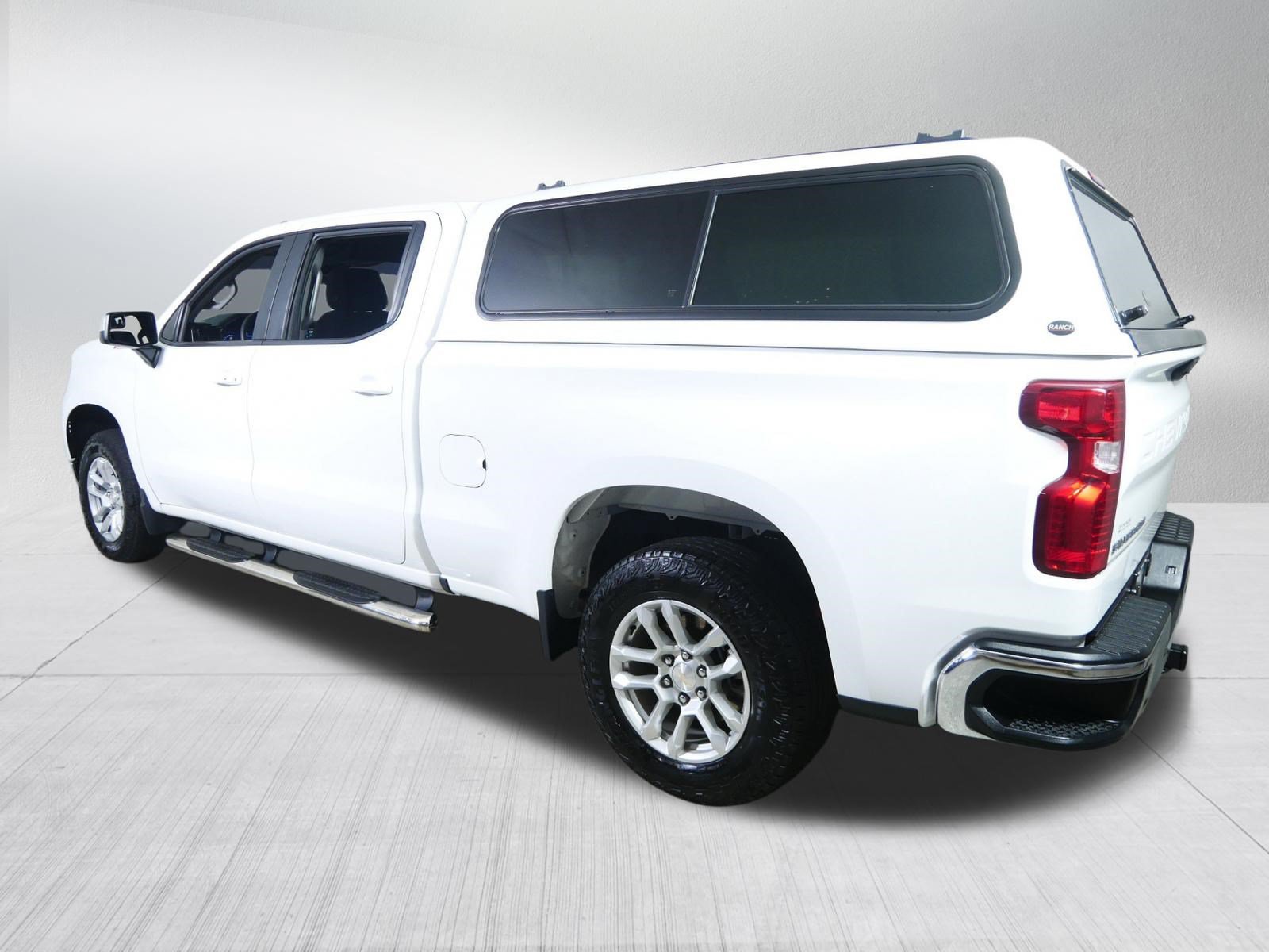 Used 2024 Chevrolet Silverado 1500 LT w/ Z71 Off-Road Package AWD/4WD image 5