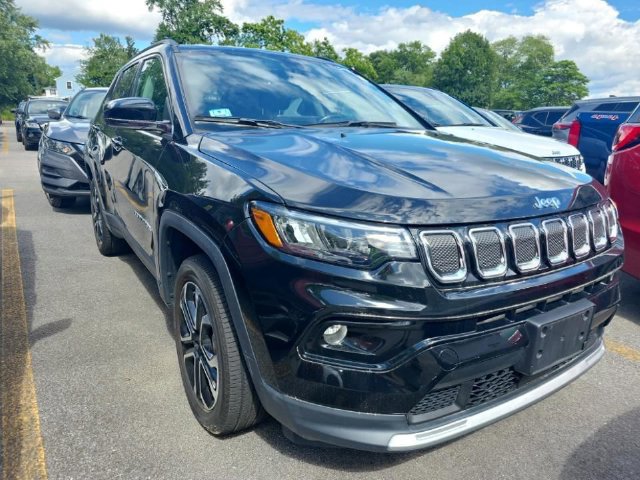 Used 2022 Jeep Compass Limited AWD/4WD image 2