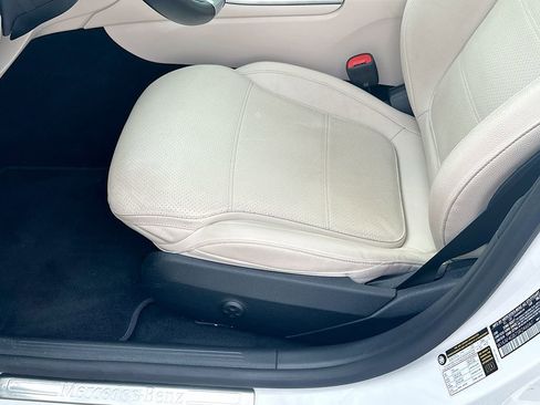 Used 2025 Mercedes-Benz C 300 Sedan image 9