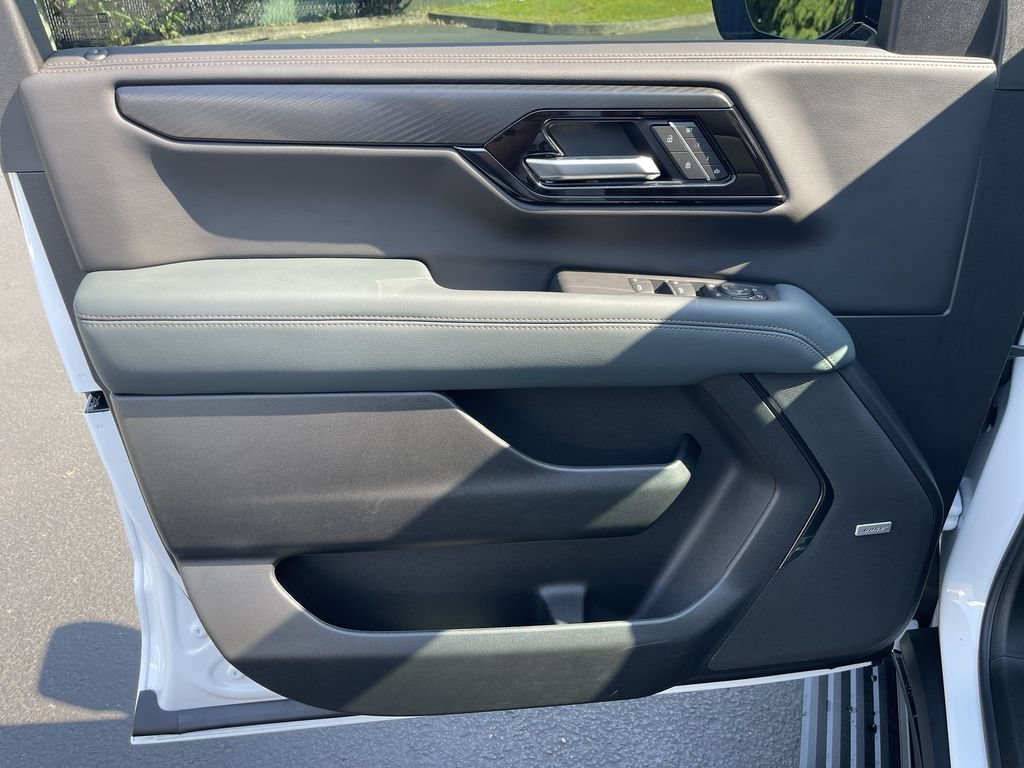 New 2026 GMC Yukon XL AT4 w/ AT4 Premium Plus Package AWD/4WD image 23