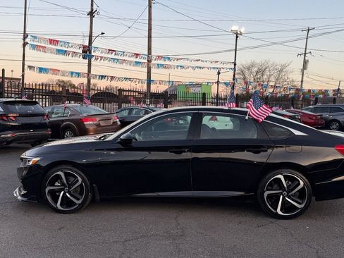 Used 2022 Honda Accord Sport image 2