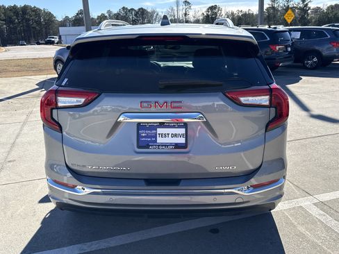 Used 2024 GMC Terrain Denali w/ Denali Premium Package image 7