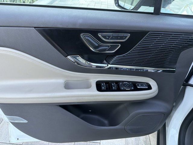 Used 2022 Lincoln Corsair Reserve FWD image 8