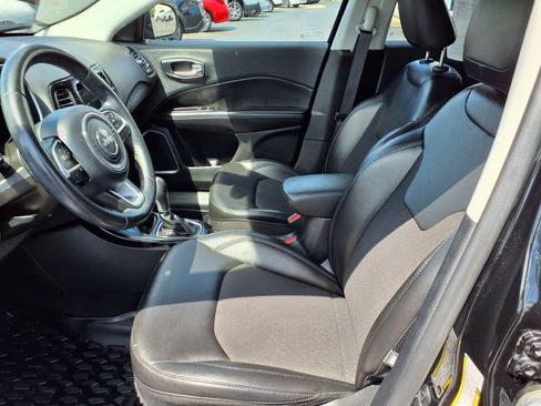 Used 2020 Jeep Compass Latitude AWD/4WD image 8