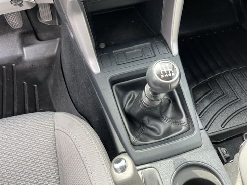 Used 2017 Subaru Forester 2.5i AWD/4WD image 23