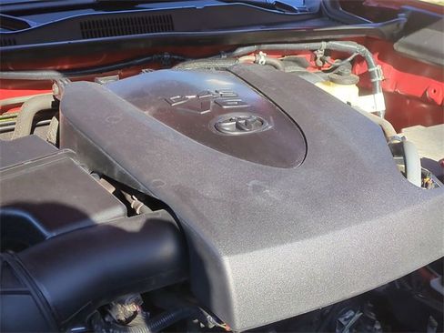 Used 2018 Toyota Tacoma SR5 image 25