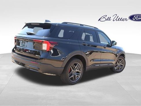 Used 2025 Ford Explorer ST-Line w/ ST-Line Street Pack AWD/4WD image 5