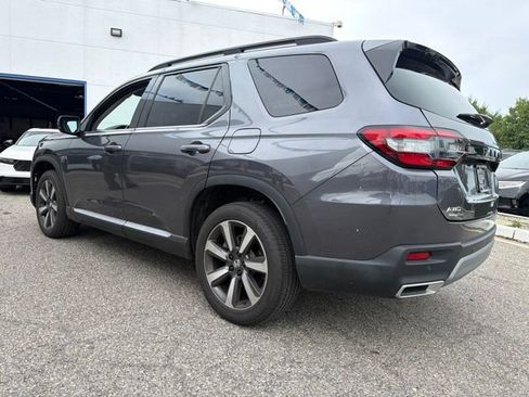 Used 2024 Honda Pilot Touring image 7