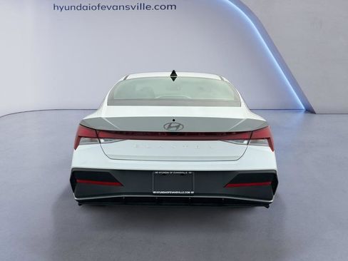 New 2026 Hyundai Elantra SE FWD image 5